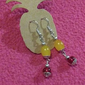 💍 Handmade red and yellow glass bead earrings